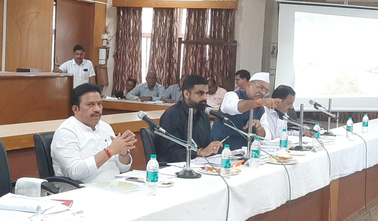 फलटणमध्ये कत्तलीसाठी जाणारा टेम्पो पोलिसांनी पकडला