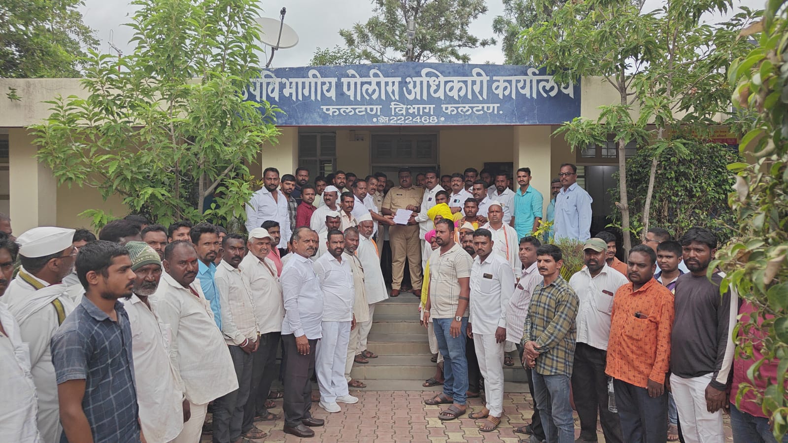मेंढपाळावर गंभीर हल्ला करणाऱ्या समाजकंटकावर तात्काळ ३०७ नुसार गुन्हे दाखल करून अटक करा 