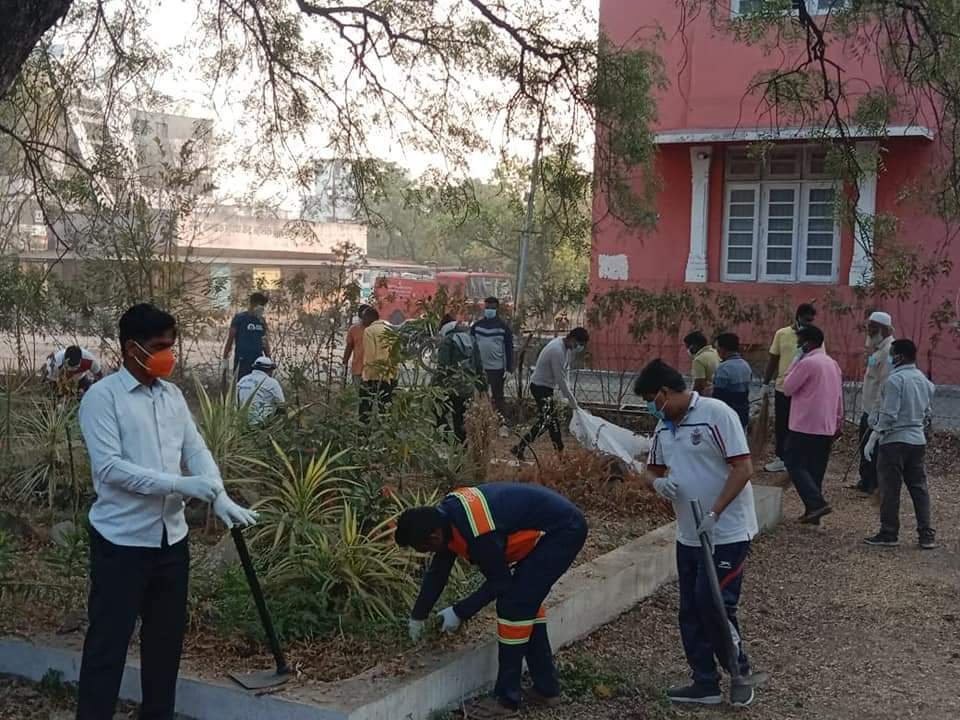 फलटण येथे नगरपालिका कडून स्वच्छता अभियान 