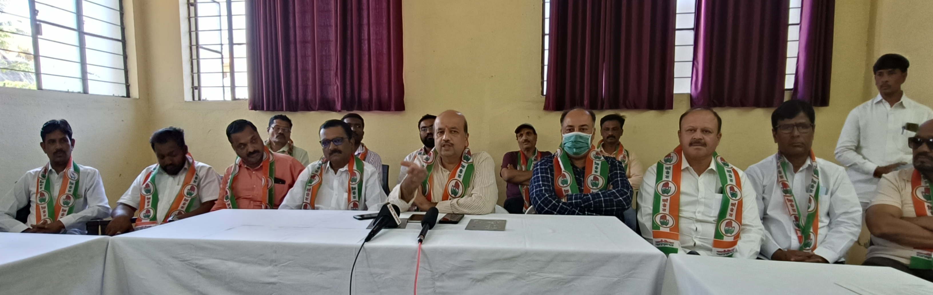 कराड आगारातील एसटी कर्मचाऱ्यांवर सेवासमाप्तीसह निलंबनाची कारवाई