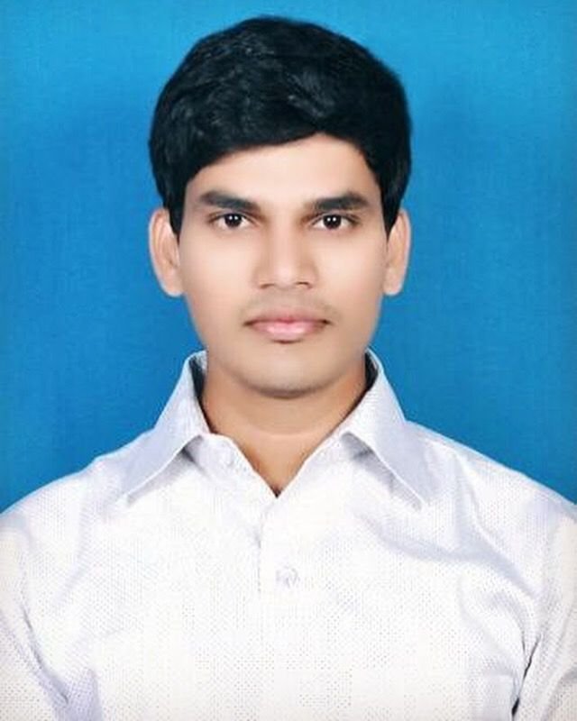 ग्रेड सेपरेटरमध्ये झाली कार पलटी