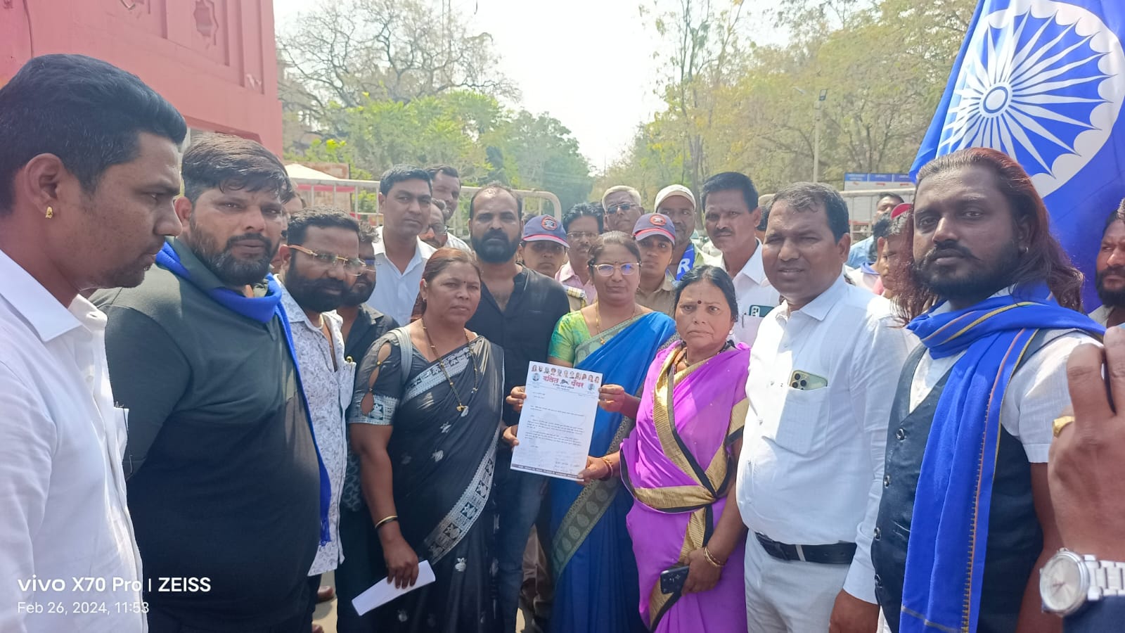 खणआळीतील तीन कापड व्यवसायिकांवर गुन्हा 