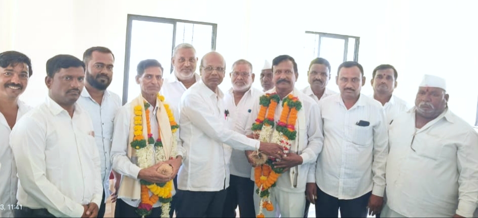 विडणी सोसायटीच्या चेअरमनपदी मारूती नाळे तर व्हाईस चेअरमनपदी साहेबराव ननावरे यांची बिनविरोध निवड
