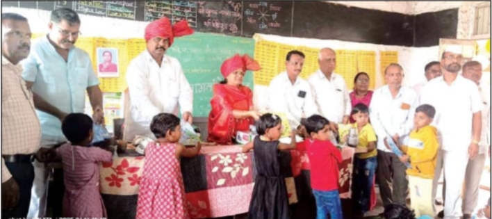 मुलांना जिल्हा परिषदेच्या प्राथमिक शाळांमध्ये प्रवेश घ्यावा : अभिजित सोनवणे