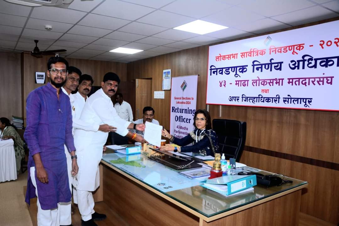 महाराष्ट्रातील सर्वाधिक आकर्षक महिलेचा  किताब तेजश्री प्रधानला जाहीर