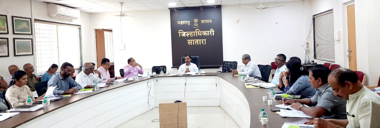 शेंद्रे येथे टेम्पोचालकास लुटले