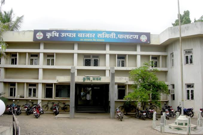 फलटण कृषी उत्पन्न बाजार समिती निवडणूक : राजे गटाची एक जागा बिनविरोध 