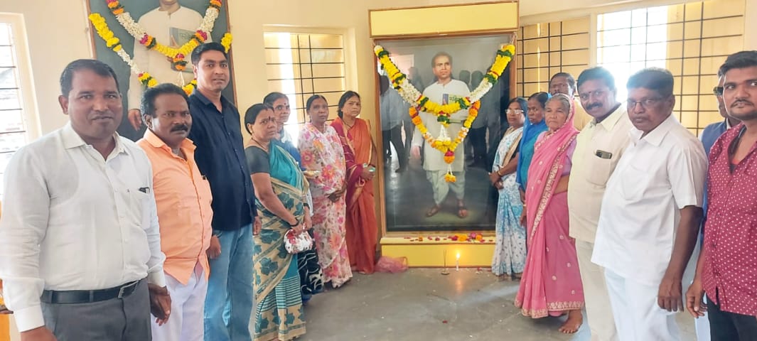 साहित्यरत्न, लोकशाहीर अण्णाभाऊ साठे यांच्या 102 वी जयंती निमित्त अभिवादन 