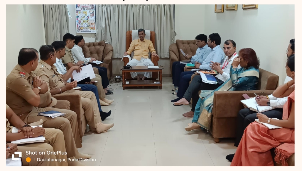 तर अशा लोकांच्यावर कायदेशीर कारवाई करा..! पालकमंत्र्यांचे प्रशासनाला निर्देश