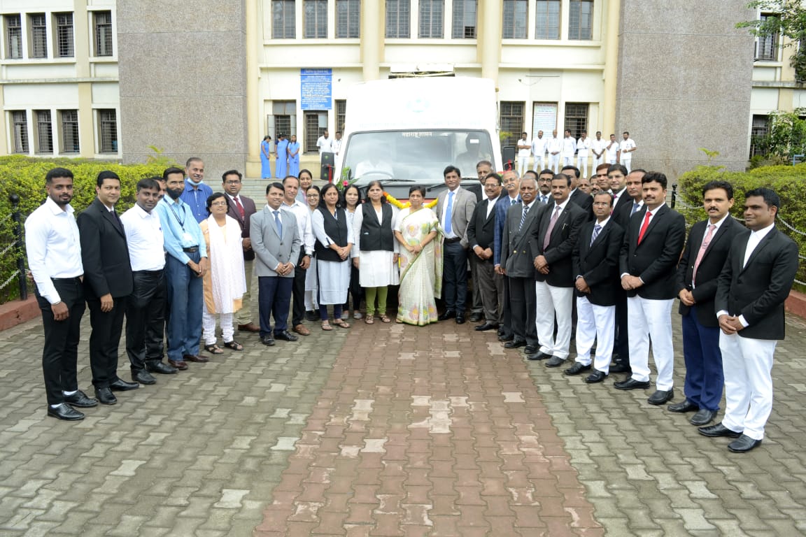 फिरते लोकन्यायालय मोबाईल व्हॅनचा  प्रमुख जिल्हा व सत्र न्यायाधीश मंगला धोटे  यांच्या हस्ते शुभारंभ