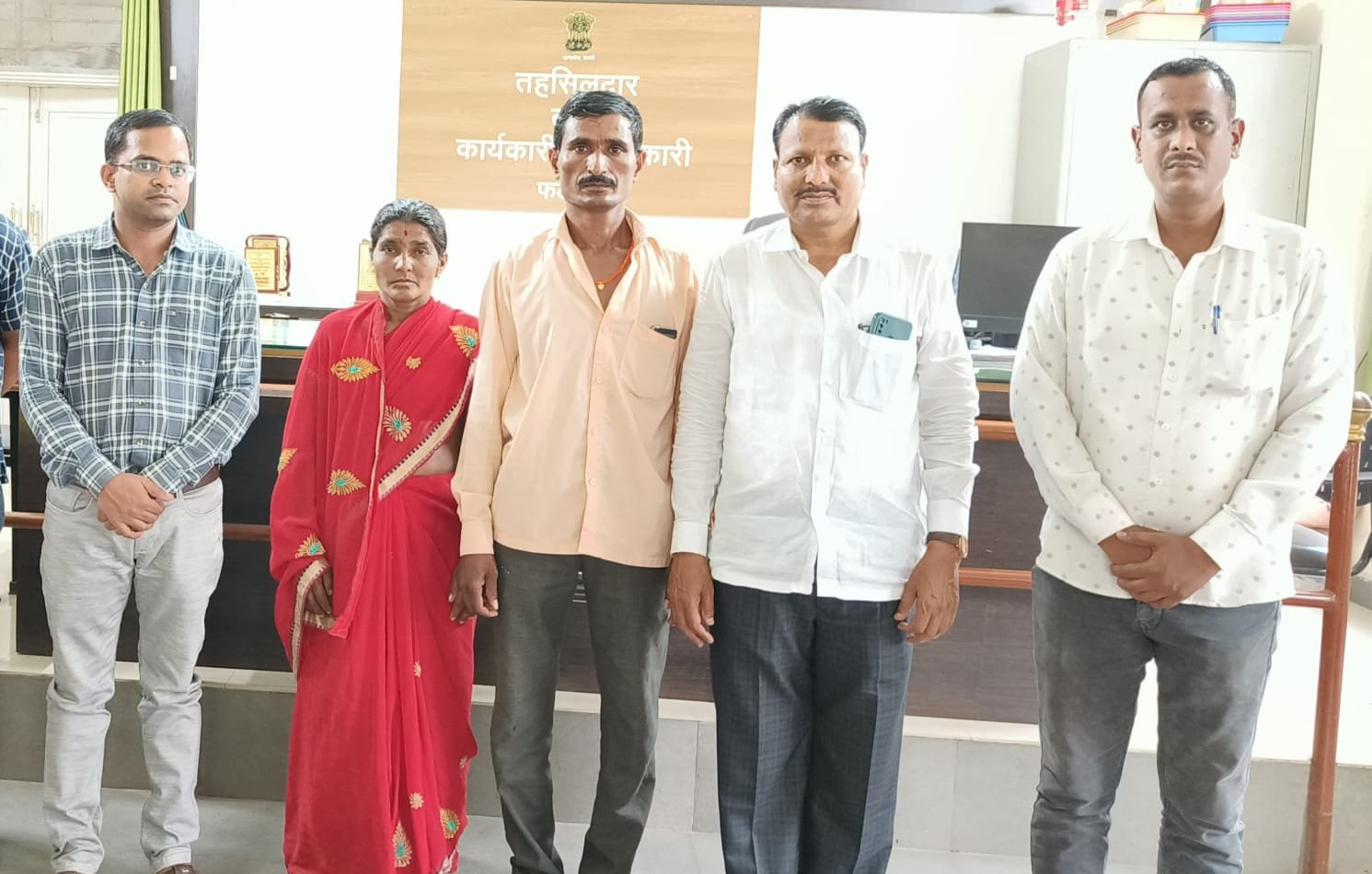 सरडे येथील त्या युवकाच्या नातेवाईकांना ४ लाख रुपये मंजूर : तहसीलदार डॉ. अभिजित जाधव 