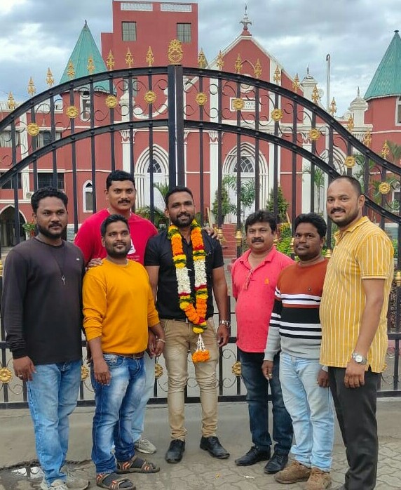 मद्यप्राशन करून आरडाओरडा केल्या प्रकरणी तिघांवर गुन्हे