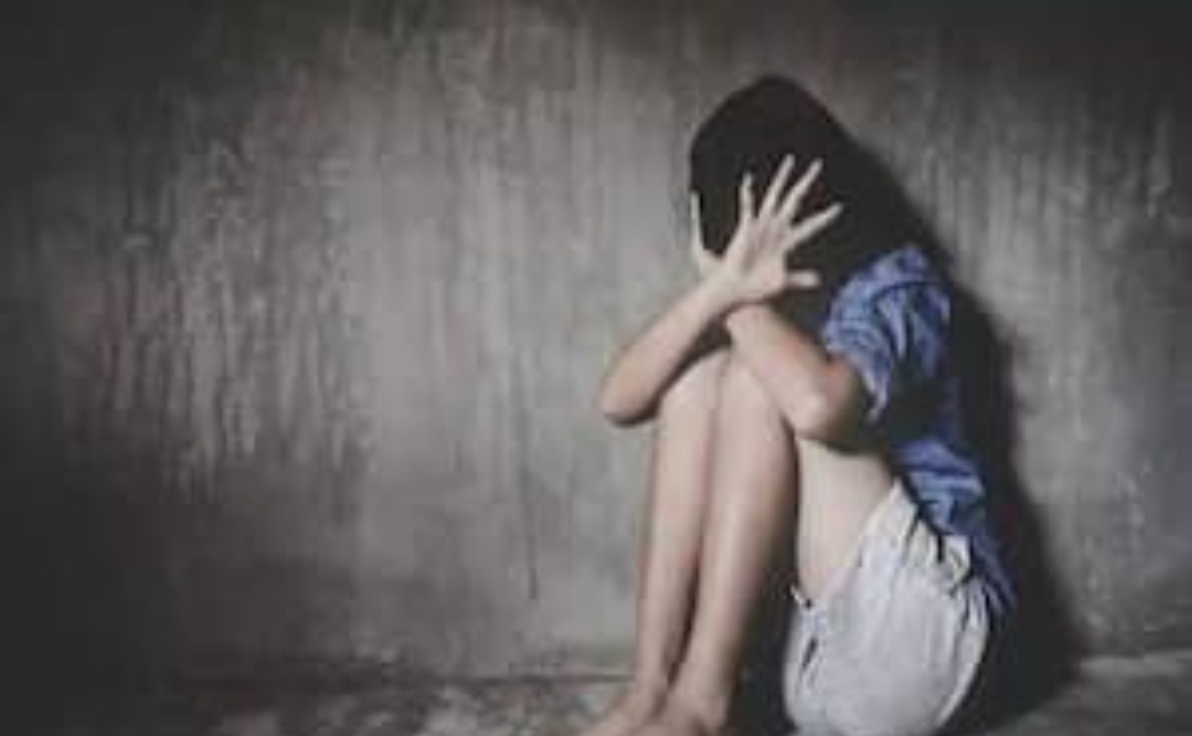 बरड येथे बारा वर्षाच्या मुलीचा विनयभंग पोक्सो सह ऍट्रॉसिटी अंतर्गत गुन्हा दाखल : तिघांना अटक 